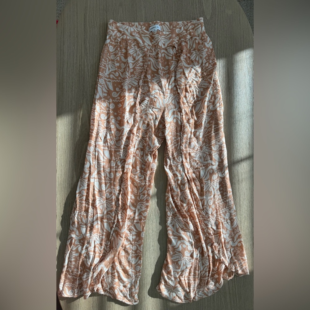 Oneill Boho Print Peach and White Lightweight Pants With lower slit - Picture 2 of 4